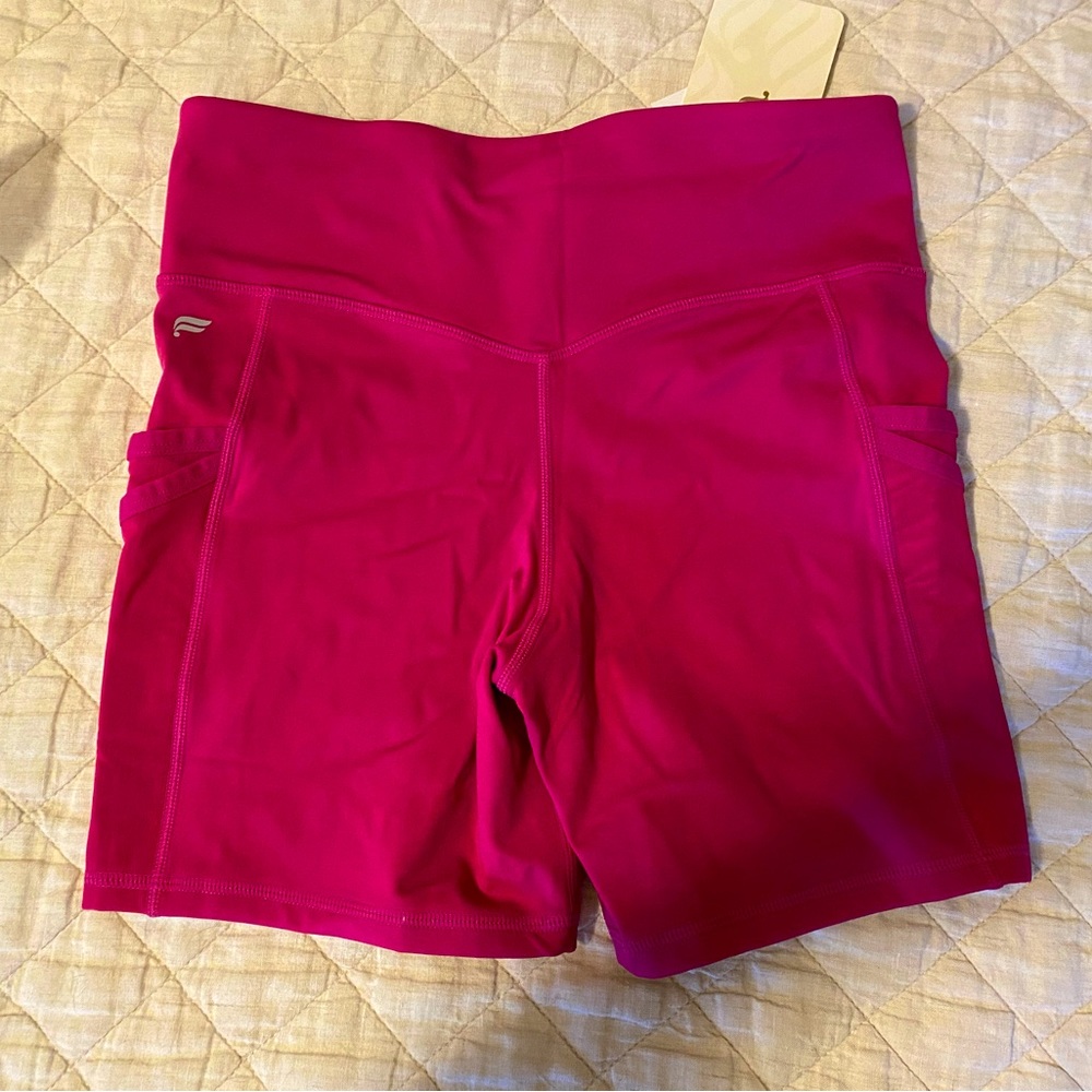 Fabletics trinity mid-rise pocket short 5”